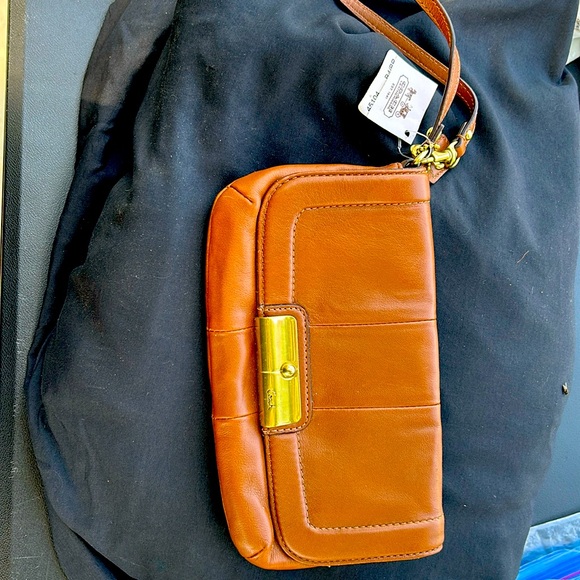 Vintage coach wristlet - Picture 1 of 5